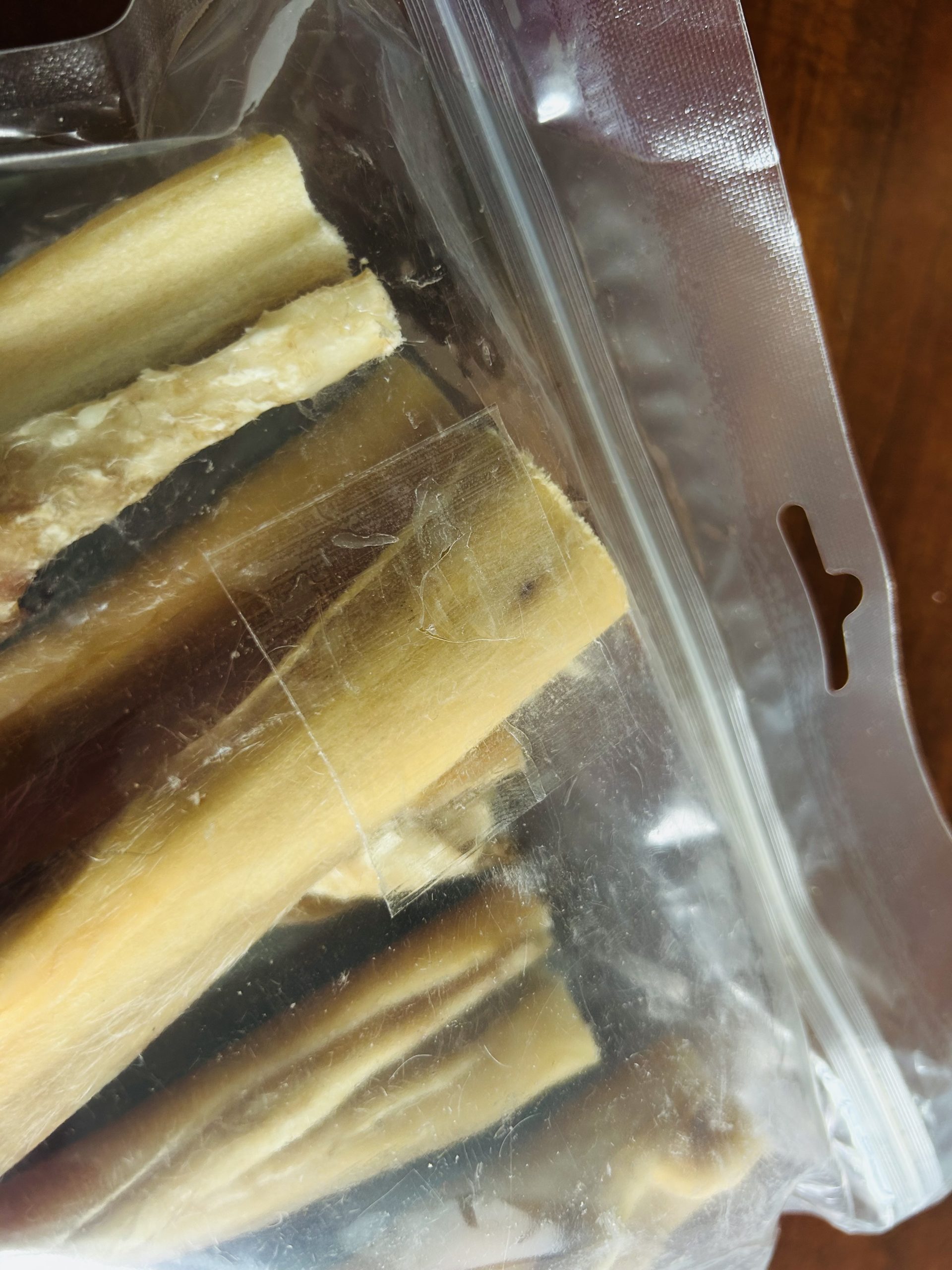 Bull Sticks - suszona skóra wołowa do żucia i oczyszczania zębów dla dużych ras - OPAKOWANIE USZKODZONE W TRANSPORCIE, PRODUKT PEŁNOWARTOŚCIOWY - obrazek 5